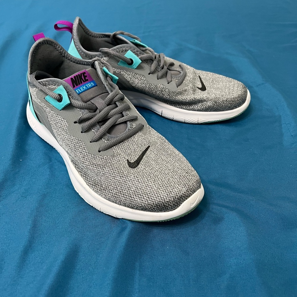 NIKE Flex TR 9s